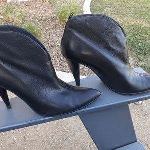 Stuart Weitzman black leather kitten boot